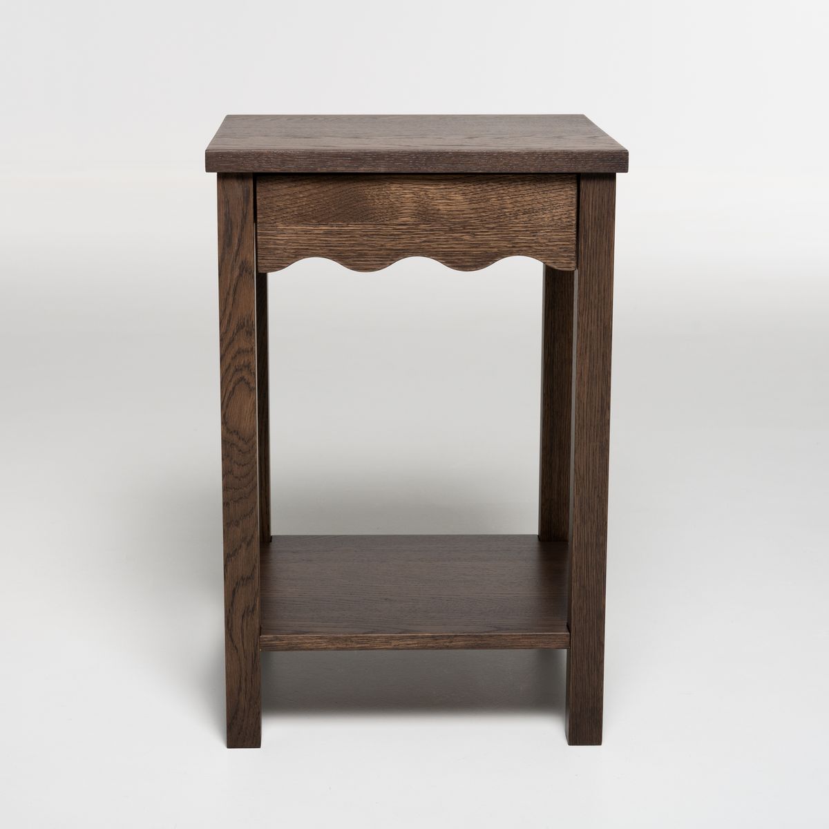 Svang Nattbord